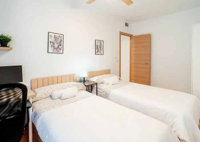 A 15 Minutos De La Judería Con Parking Apartamento