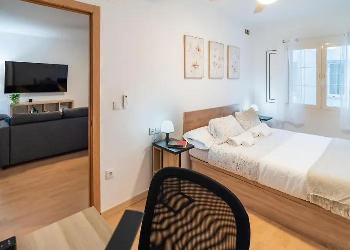 Apartament A 15 Minutos De La Juderia Con Parking *