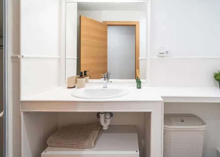 A 15 Minutos De La Juderia Con Parking *