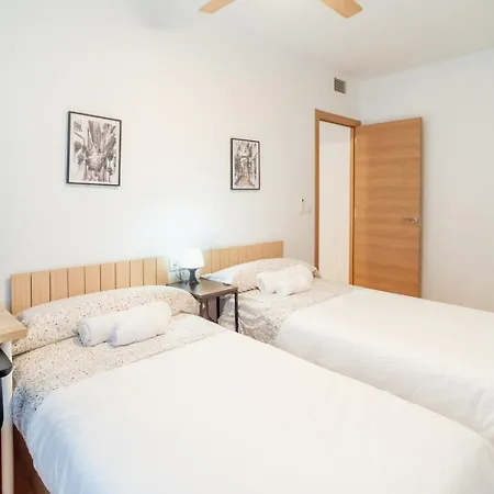 A 15 Minutos De La Juderia Con Parking Apartamento