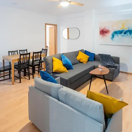 A 15 Minutos De La Juderia Con Parking